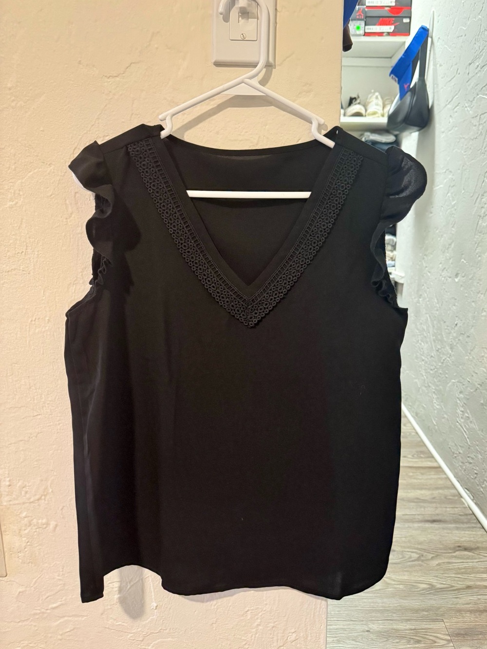 Sleeveless Blouse Size M